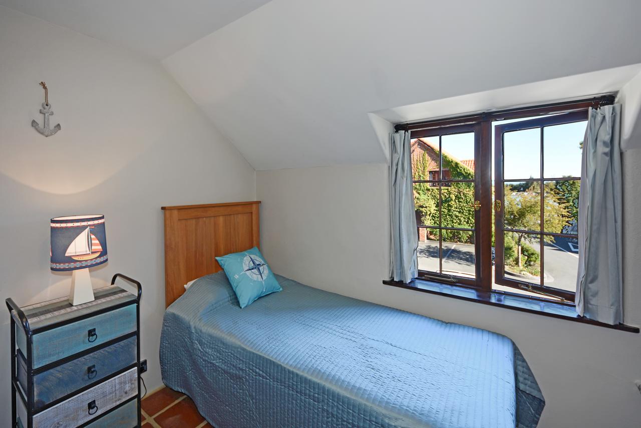 Compass Cottage - Monaco Resort Nelson Bagian luar foto